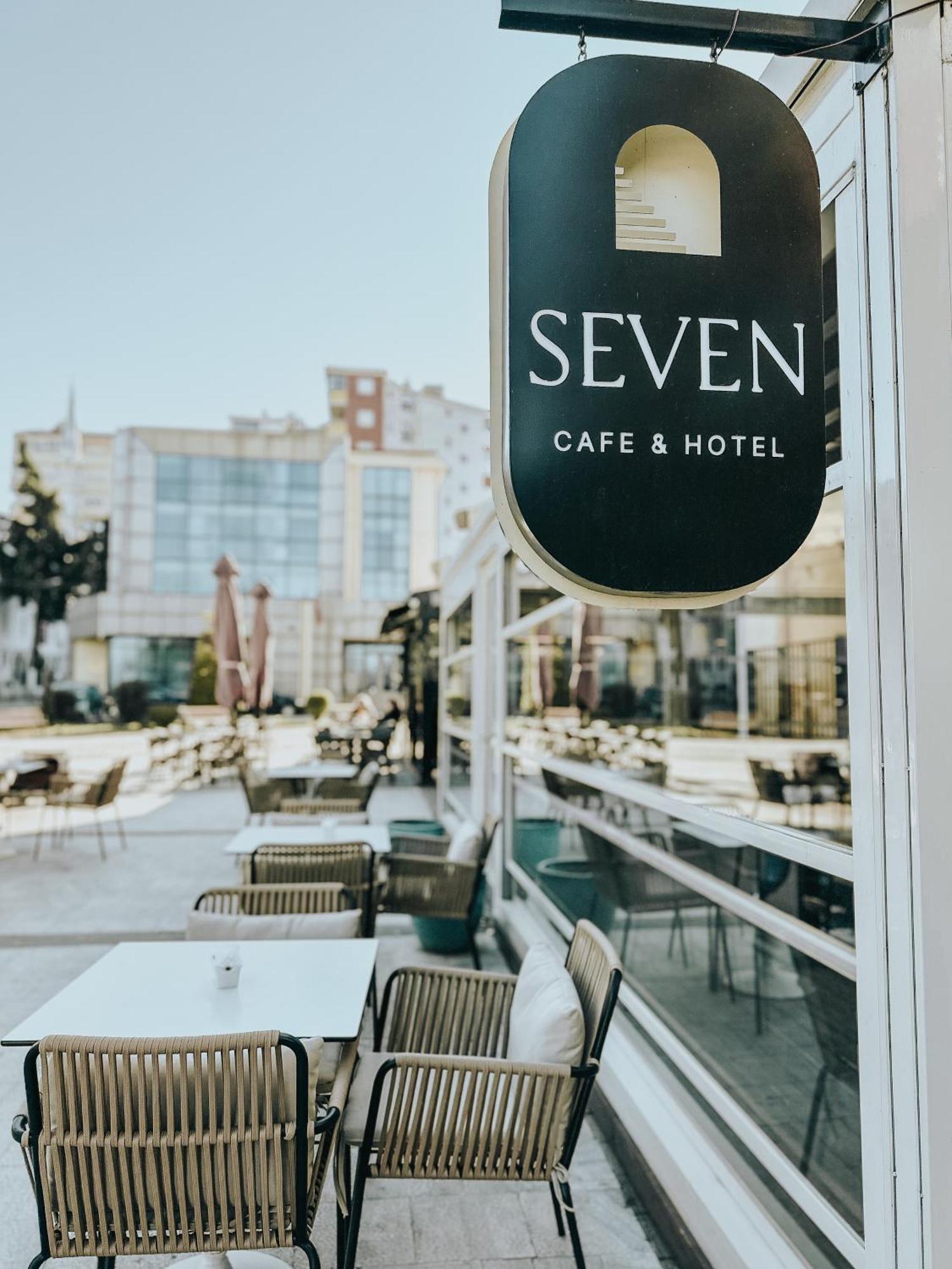 بورغراديك Seven Cafe & Hotel المظهر الخارجي الصورة