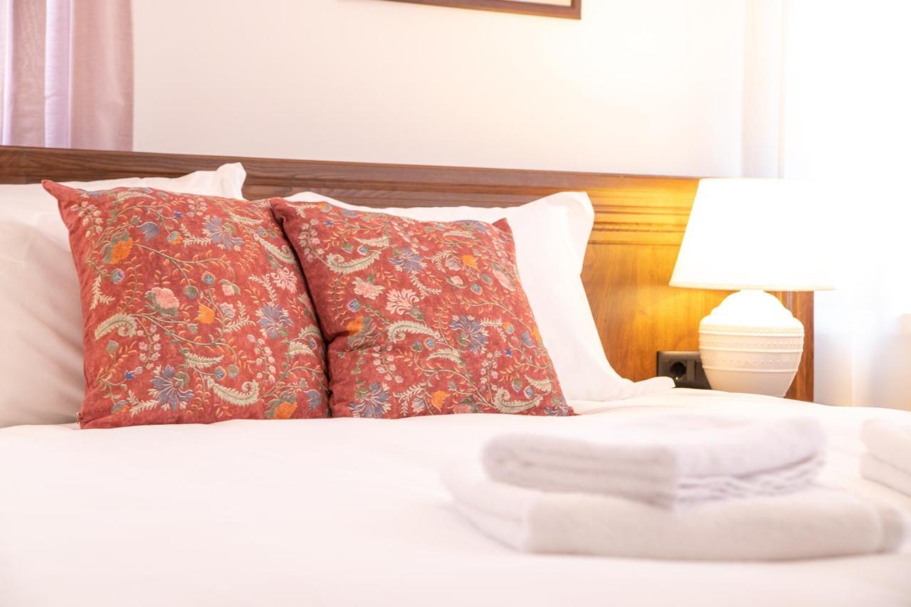 بورغراديك Seven Cafe & Hotel المظهر الخارجي الصورة