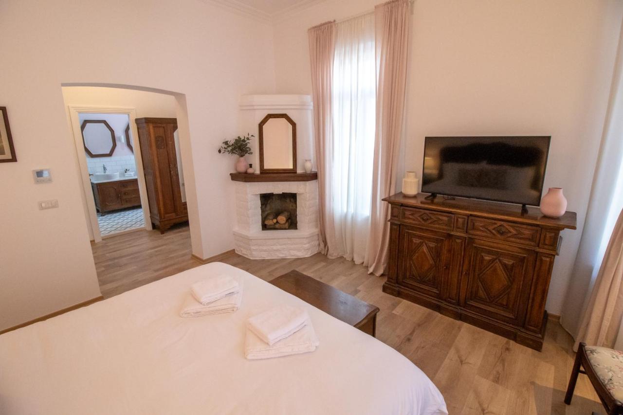 بورغراديك Seven Cafe & Hotel المظهر الخارجي الصورة